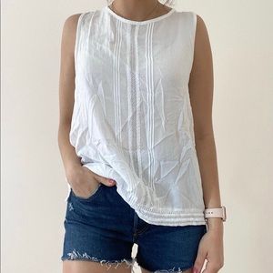 Gap white detailed tank